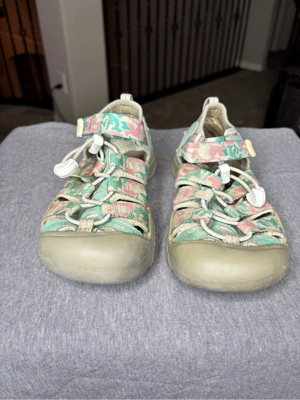 Keen Kids Newport H2 Sandals in Camo/Pink Icing size 1 Outdoor Hiking Water